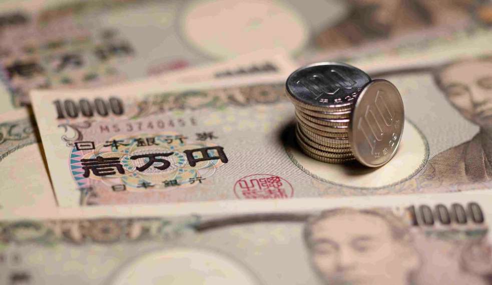 Yen Breaches 158 Against Dollar Yen Breaches 158 Against Dollar